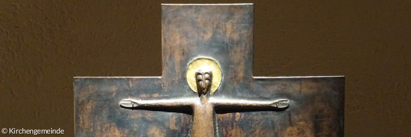 Gusseisernes Kreuz mit Jesus
